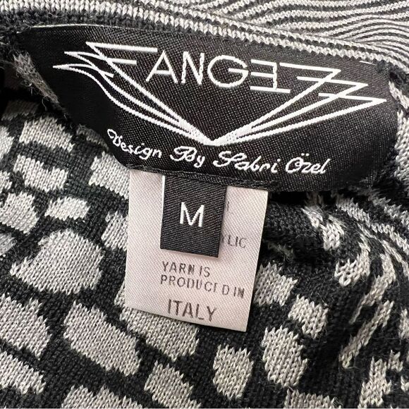 Wool wrap cardigan with belt.    Size S/M - Picture 7 of 7